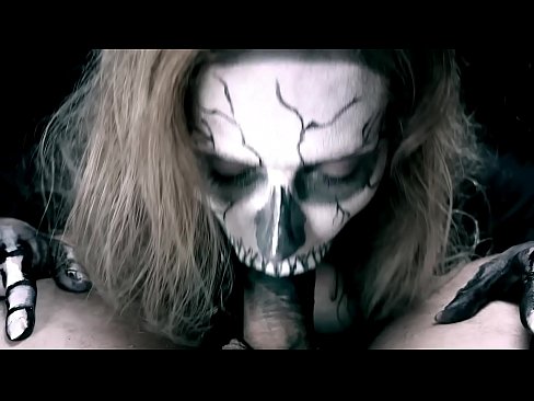 ❤️ Demon nighean sucking cock le a beul dubh agus slugadh cum. Pornagrafaidheachd breagha leinn ❤